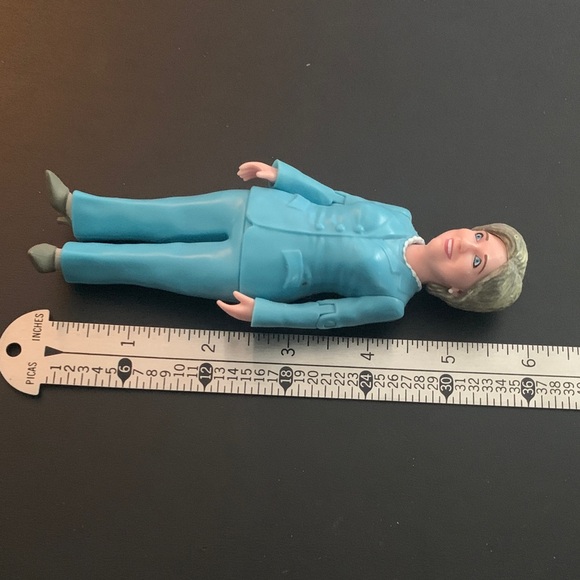 Hillary Clinton Action Figure - Picture 4 of 4